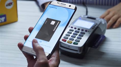 paying with smartphone samsung pay